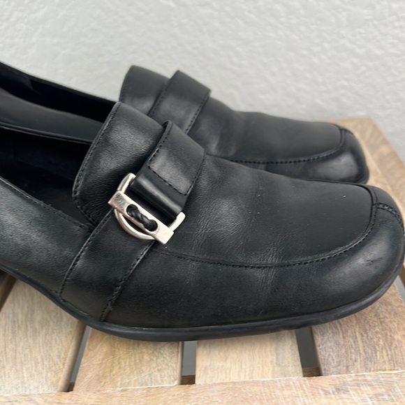A2 By Aerosoles Leather Buckle Detail Slip On Loafer Black Size 7 Heel Height 2" - Picture 7 of 10